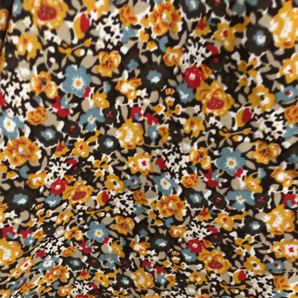 fall blouse🍂 - Picture 2 of 5